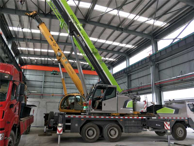 巴中市高空车出租需要注意哪些安全事项？