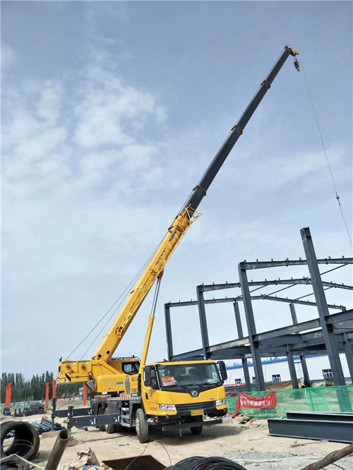巴中市超高层建筑钢结构吊装案例